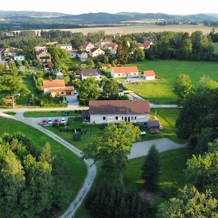 Penzion Na Podlesí ve Zlaté Koruně Zlatá Koruna Esterno foto