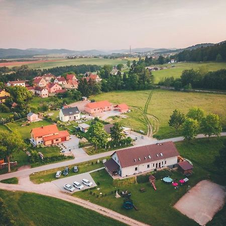 Penzion Na Podlesí ve Zlaté Koruně Zlatá Koruna Esterno foto