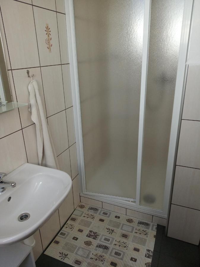 Penzion Na Podlesí ve Zlaté Koruně Zlatá Koruna Esterno foto