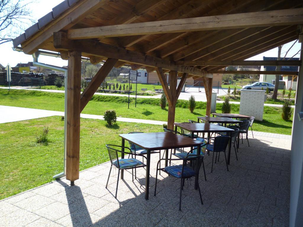 Penzion Na Podlesí ve Zlaté Koruně Zlatá Koruna Esterno foto