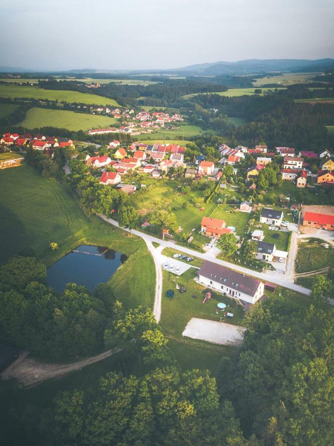 Penzion Na Podlesí ve Zlaté Koruně Zlatá Koruna Esterno foto
