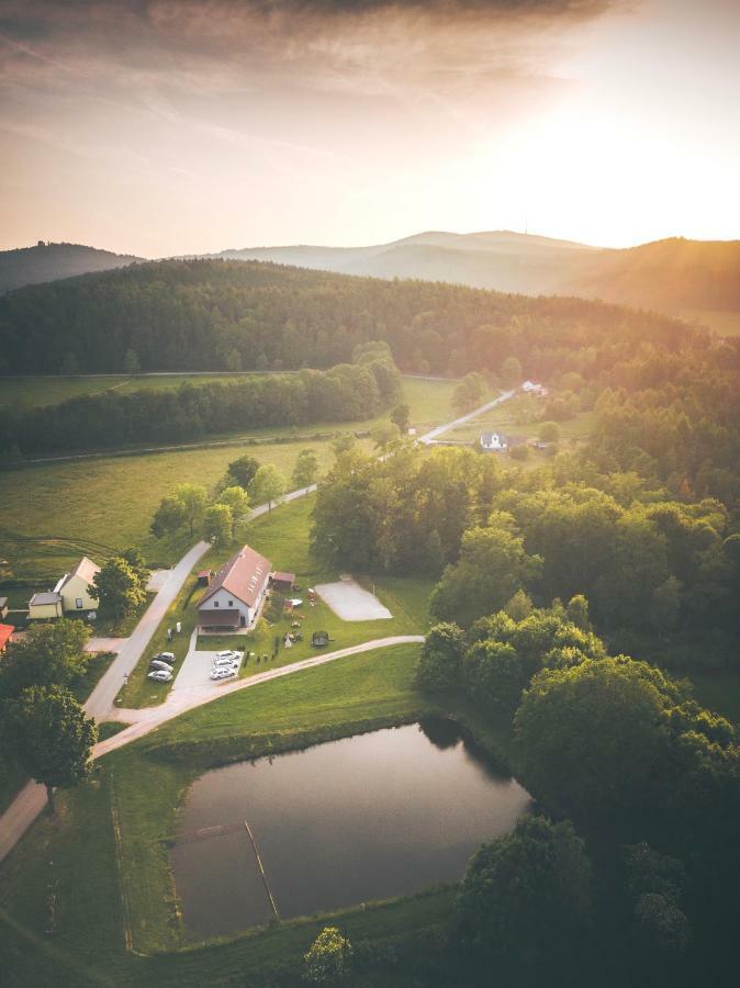 Penzion Na Podlesí ve Zlaté Koruně Zlatá Koruna Esterno foto